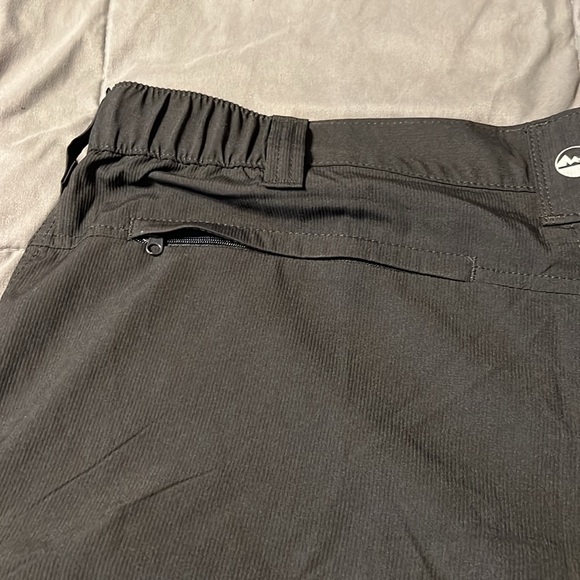 Men’s golf shorts one pair of black and one pair of dark gray - Picture 5 of 15
